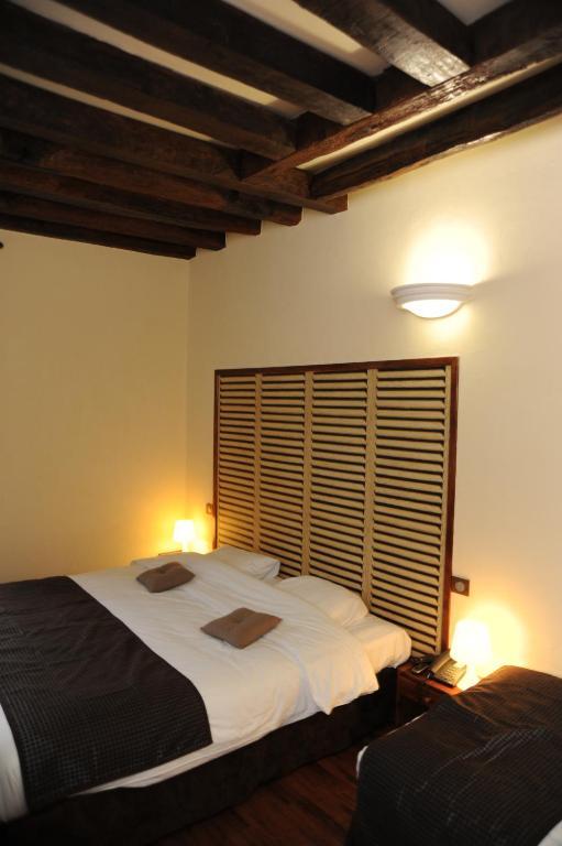 Logis - Hotel Restaurant L'Ecu De France Malesherbes Bagian luar foto